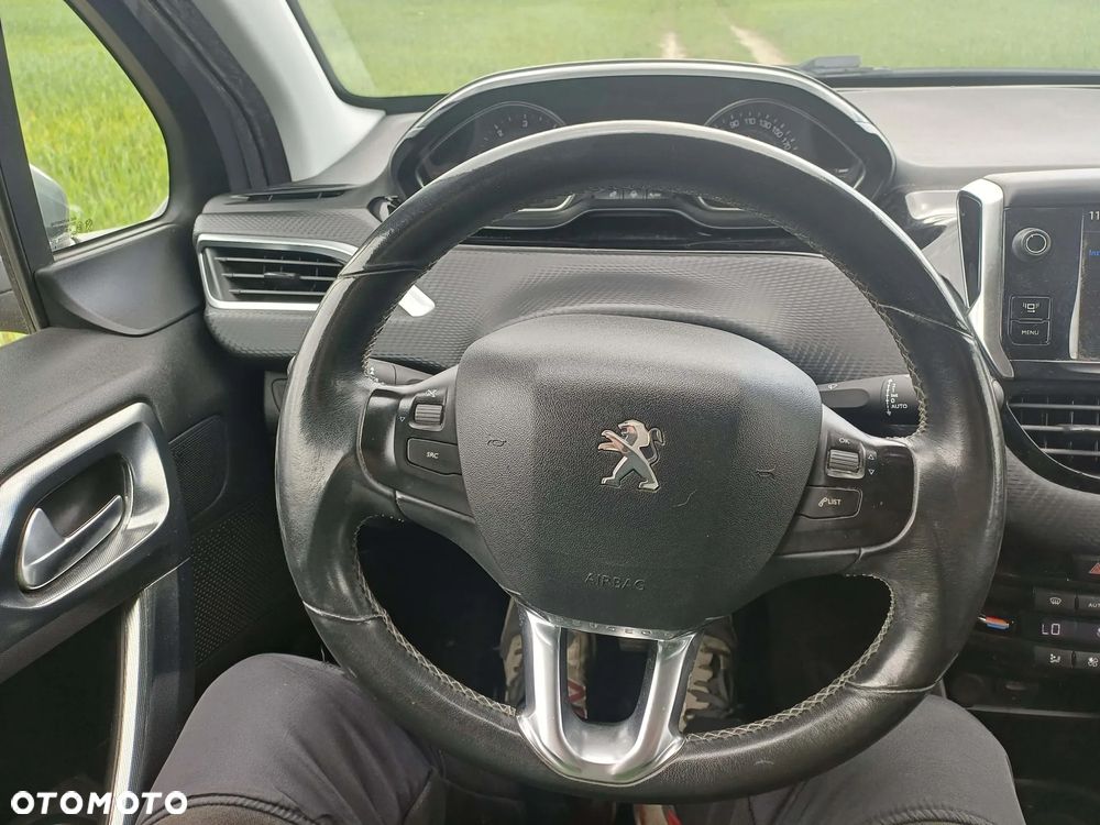 Peugeot 2008 - 11