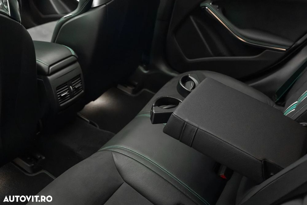 Mercedes-Benz A 45 AMG 4Matic AMG Speedshift 7G-DCT PETRONAS 2015 World Champion Edition - 30