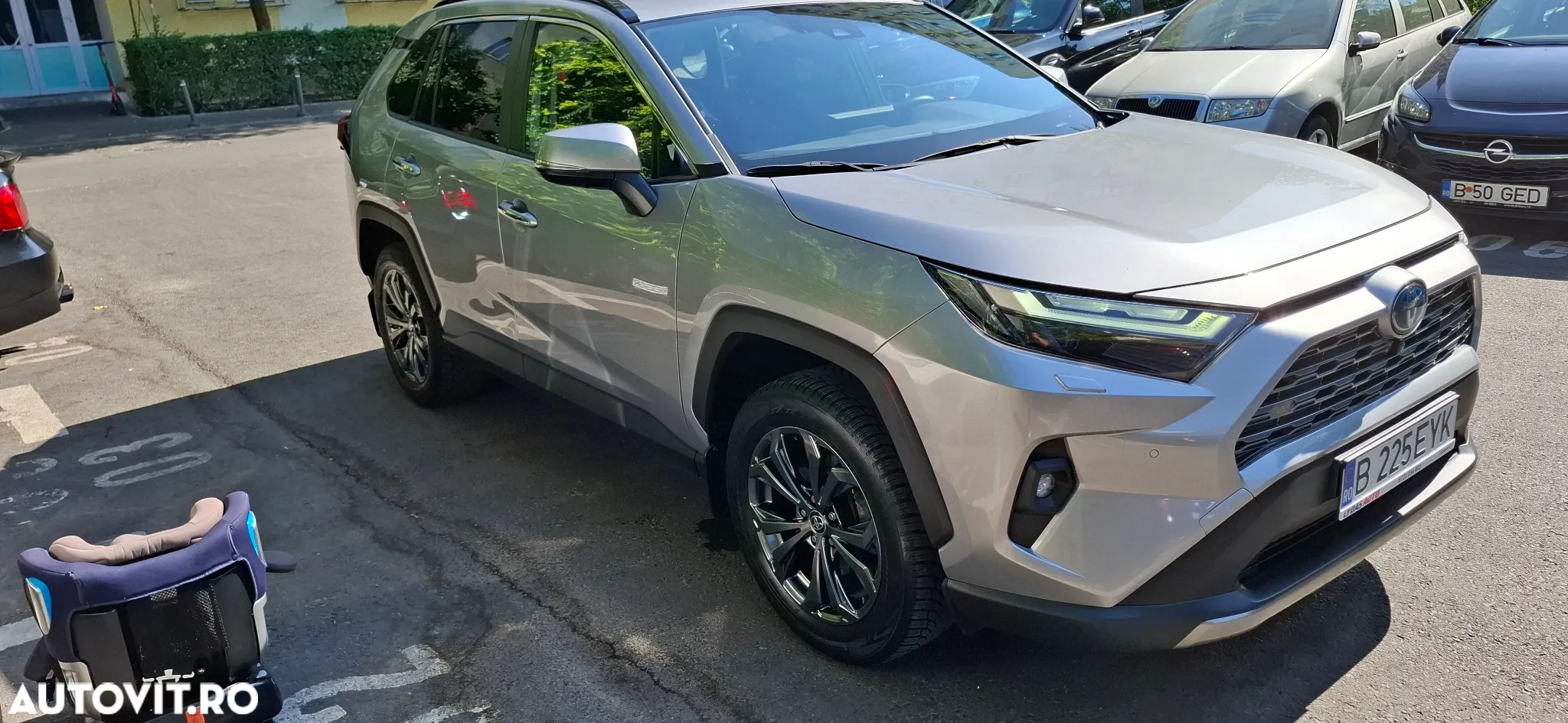 Toyota RAV4 2.5 Hybrid VVT-iE 4x4 Luxury - 4