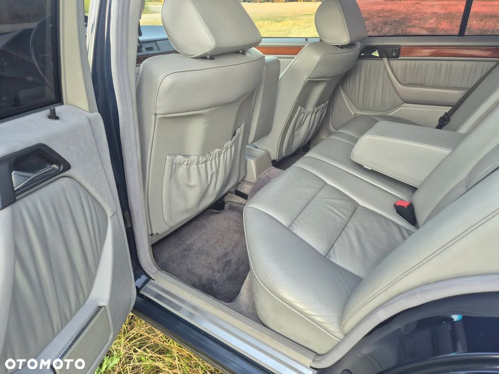 Mercedes-Benz W124 (1984-1993) - 21