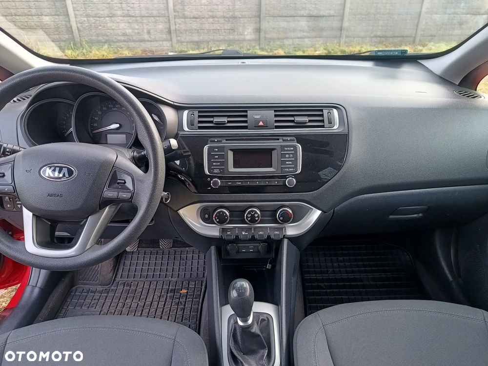Kia Rio 1.4 L - 9