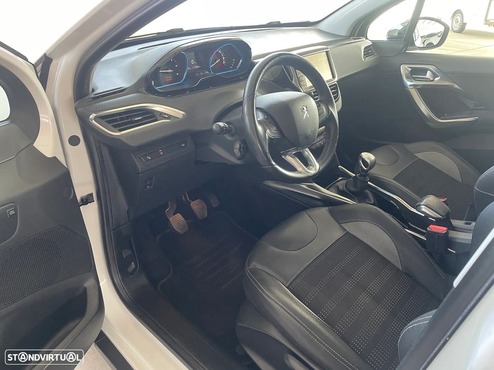 Peugeot 2008 1.6 BlueHDi Allure - 12