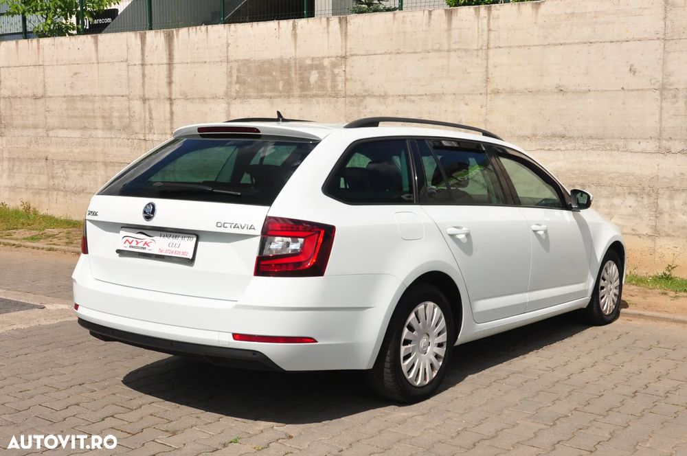 Skoda Octavia 1.6 TDI DSG Ambition - 5