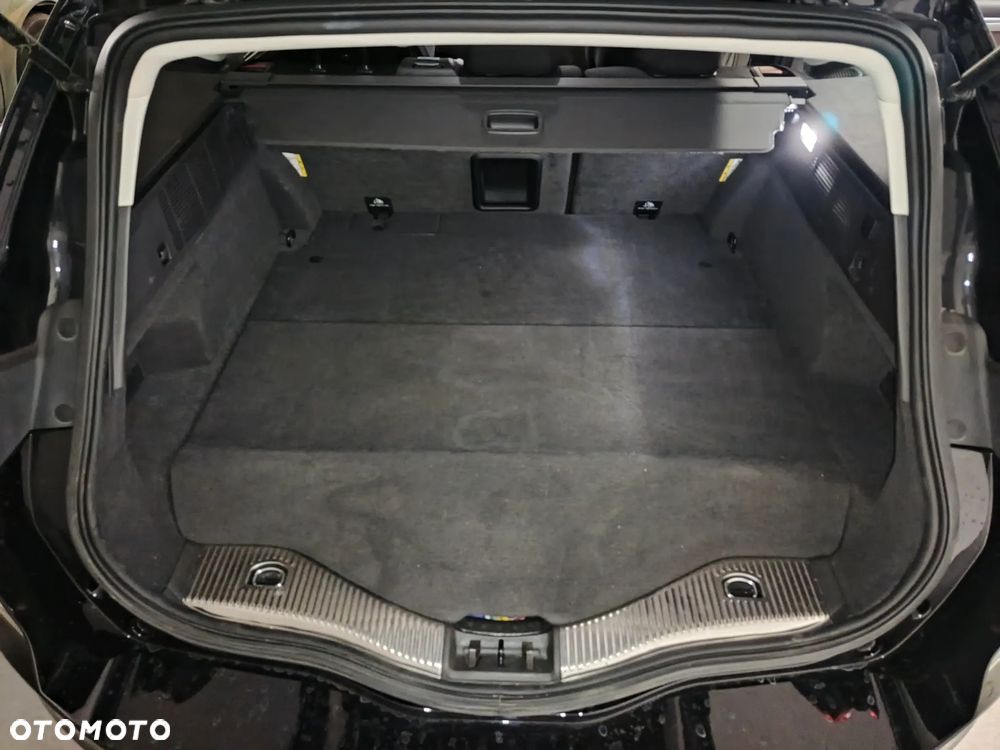 Ford Mondeo 2.0 Hybrid Titanium - 16