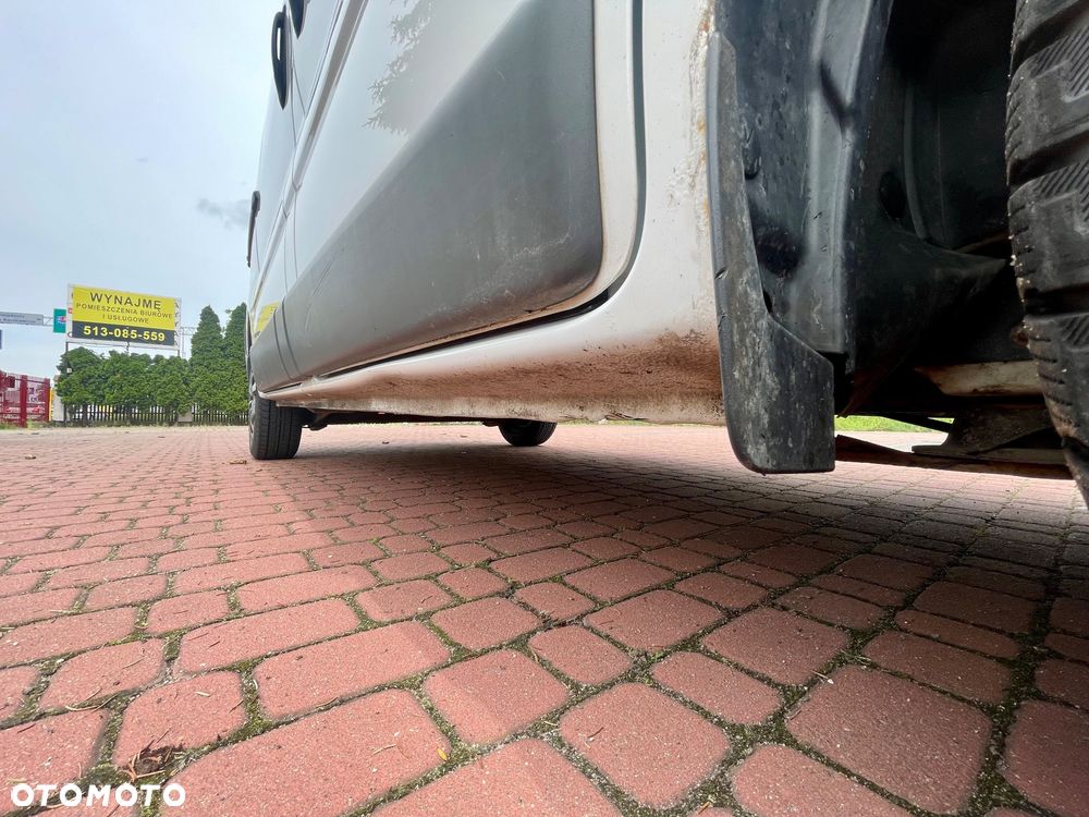 Opel Vivaro - 11