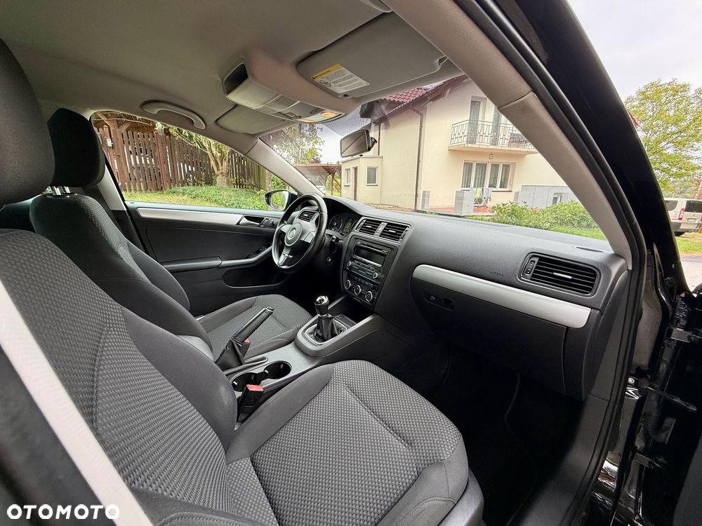 Volkswagen Jetta 1.6 TDI Comfortline - 38
