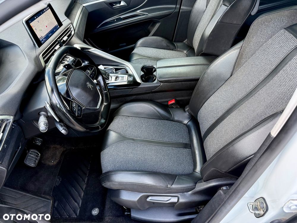 Peugeot 5008 PureTech 130 EAT8 Stop & Start Allure Pack - 21