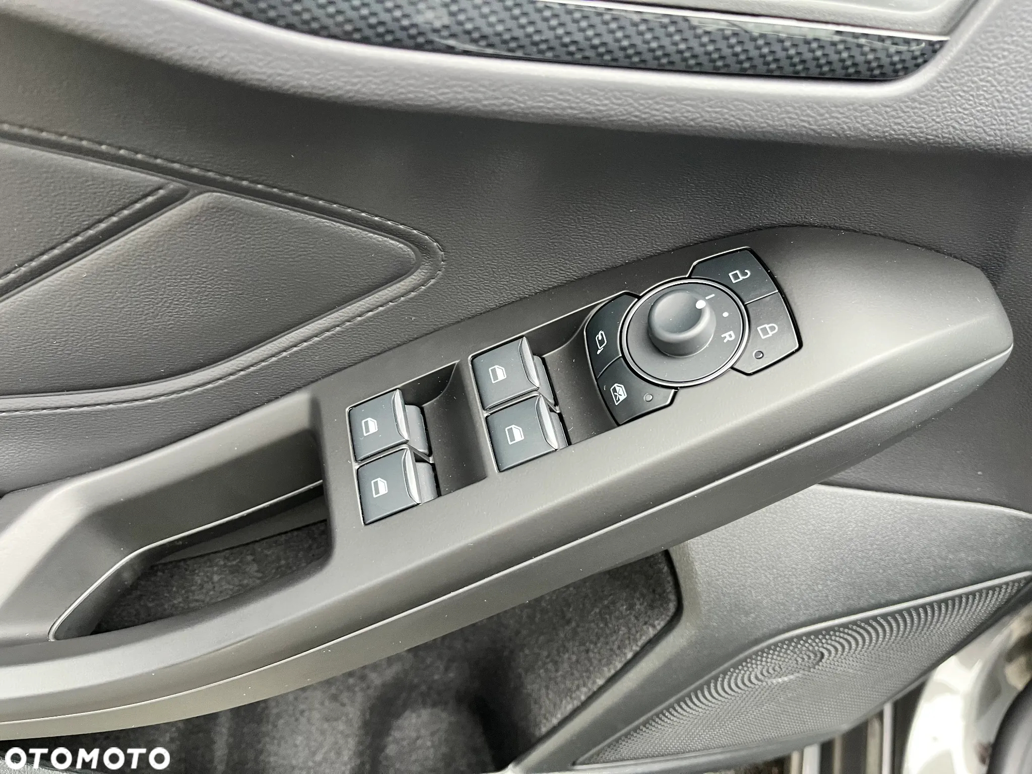 Ford Focus 1.0 EcoBoost mHEV ST-Line X - 10
