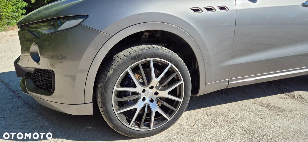 Maserati Levante - 11