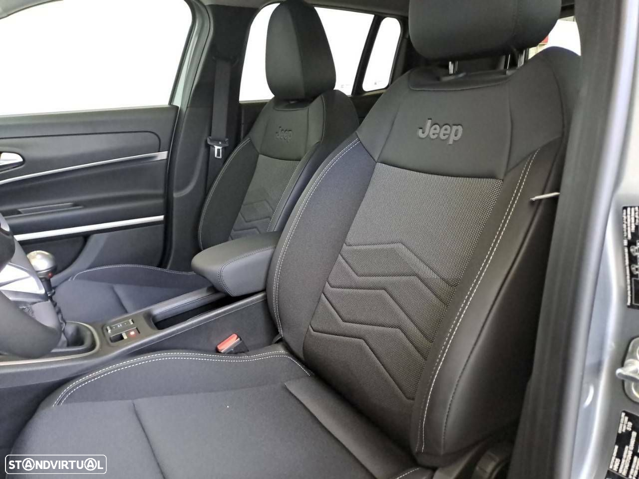 Jeep Avenger 1.2 GSE T3 Summit - 9