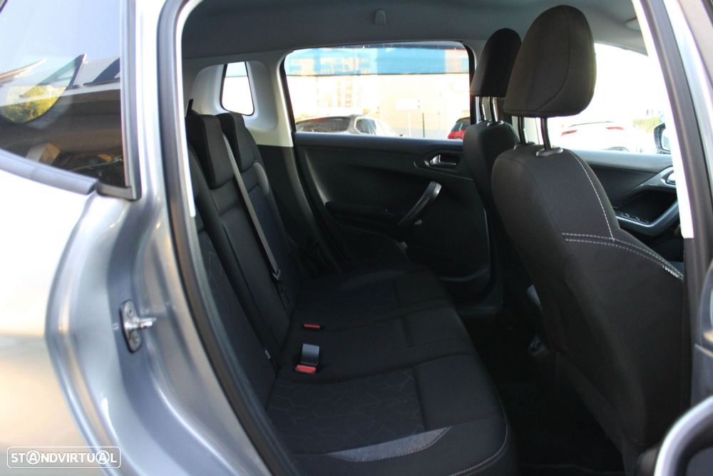 Peugeot 2008 1.6 BlueHDi Style - 17