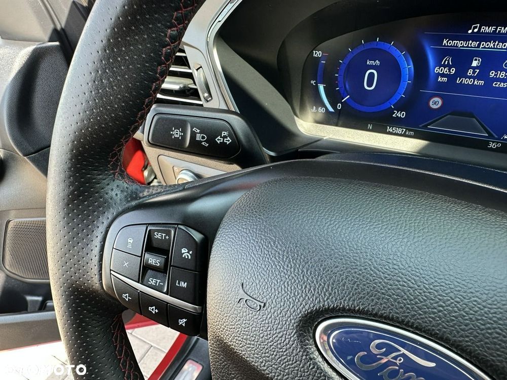 Ford Kuga 1.5 EcoBoost ST-LINE - 20