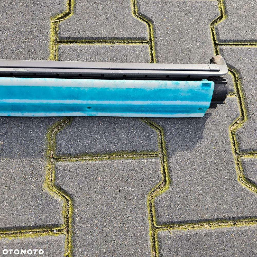 VW T5 CARAVELLE roleta szyby tapicerki LEWY ŚRODEK 7H5861395 - 3