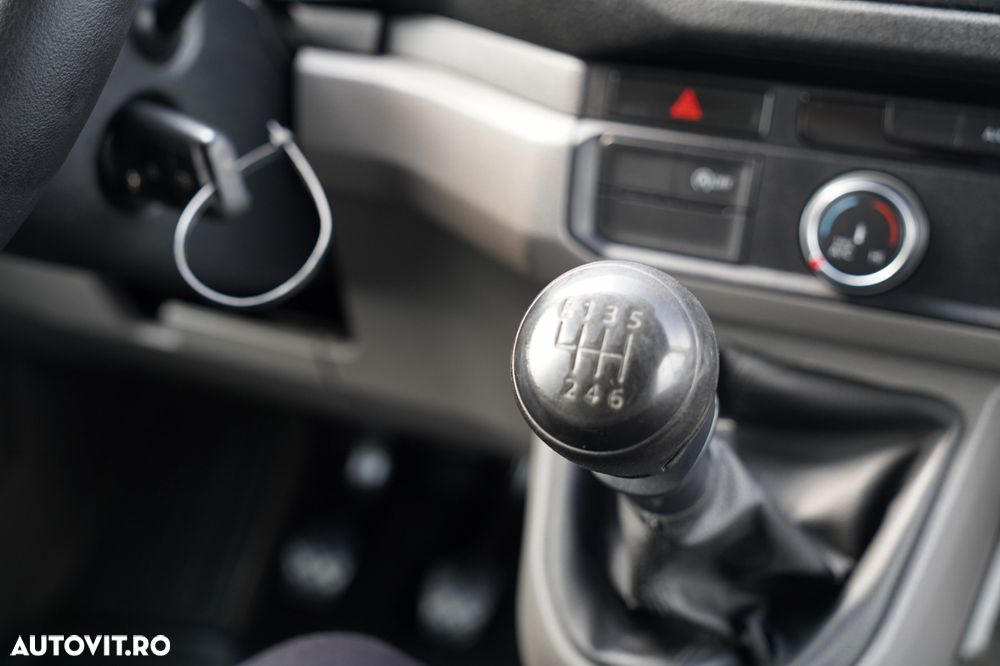 Volkswagen CRAFTER / CONTAINER / DHOLLANDIA LIFT / 2019 / TWIN / 3 LOCURI / - 31