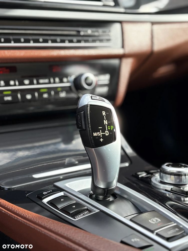 BMW Seria 5 520d - 26