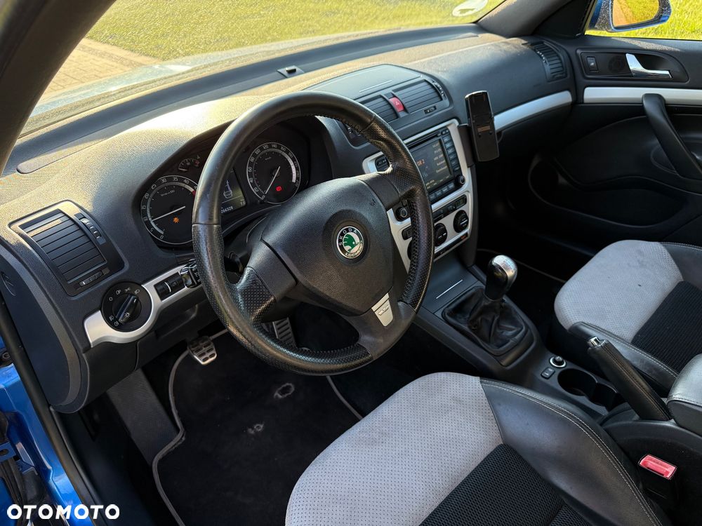 Skoda Octavia 2.0 TDI RS - 21