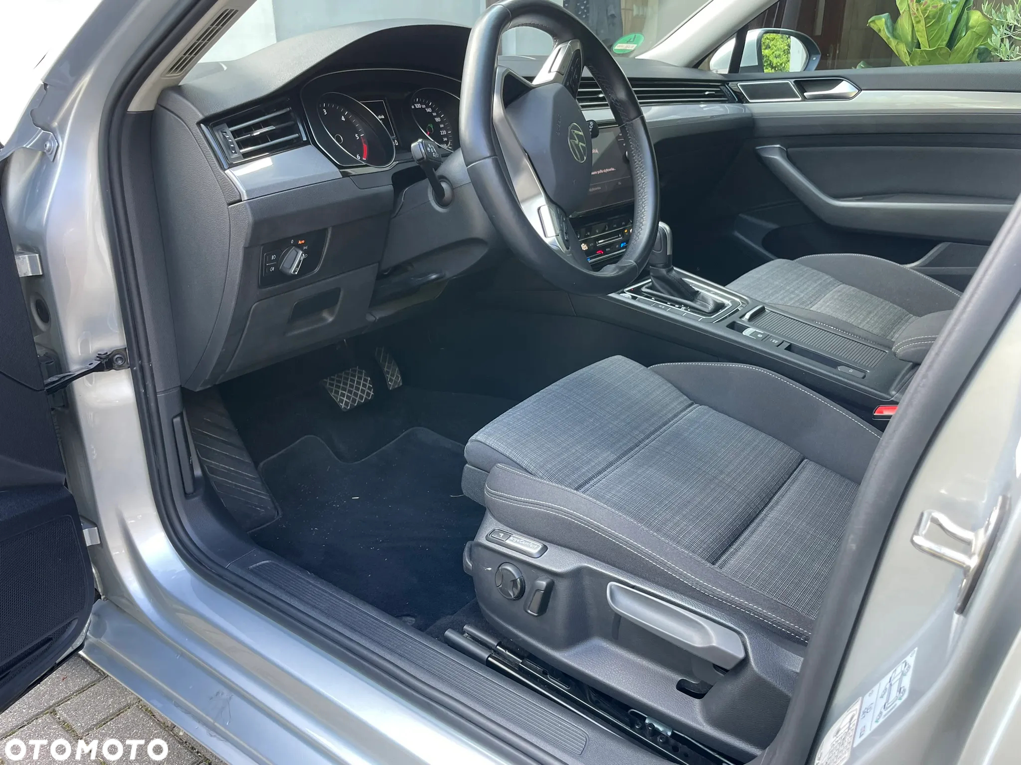 Volkswagen Passat Variant 2.0 TDI SCR DSG Business - 11