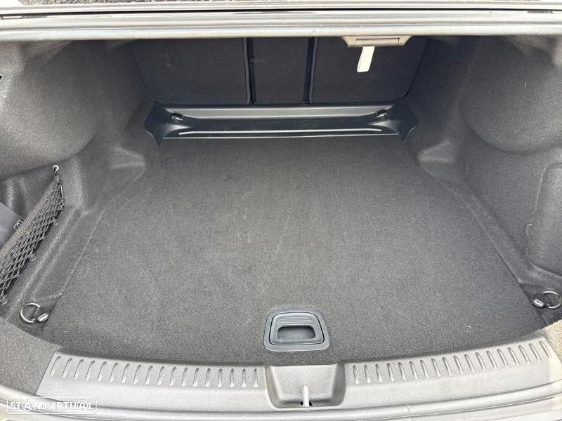 Mercedes-Benz E 220 - 21