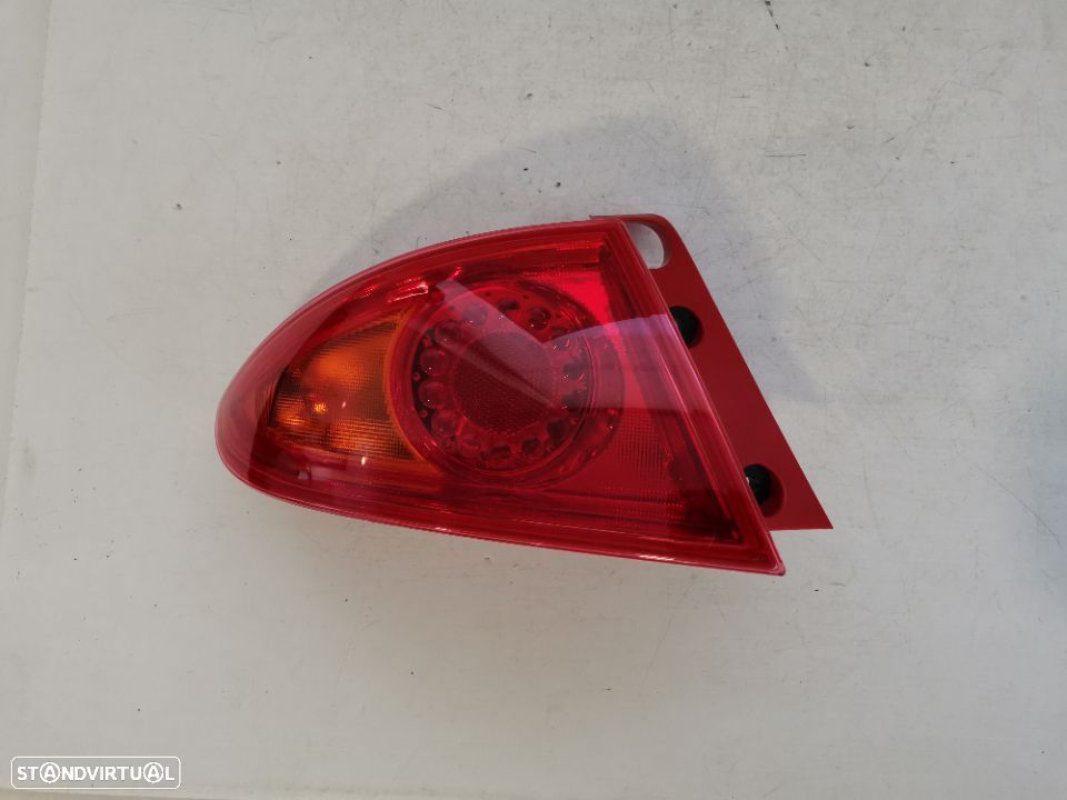 Farol farolim tras direito /  esquerdo seat Leon 1P (novo) - 1