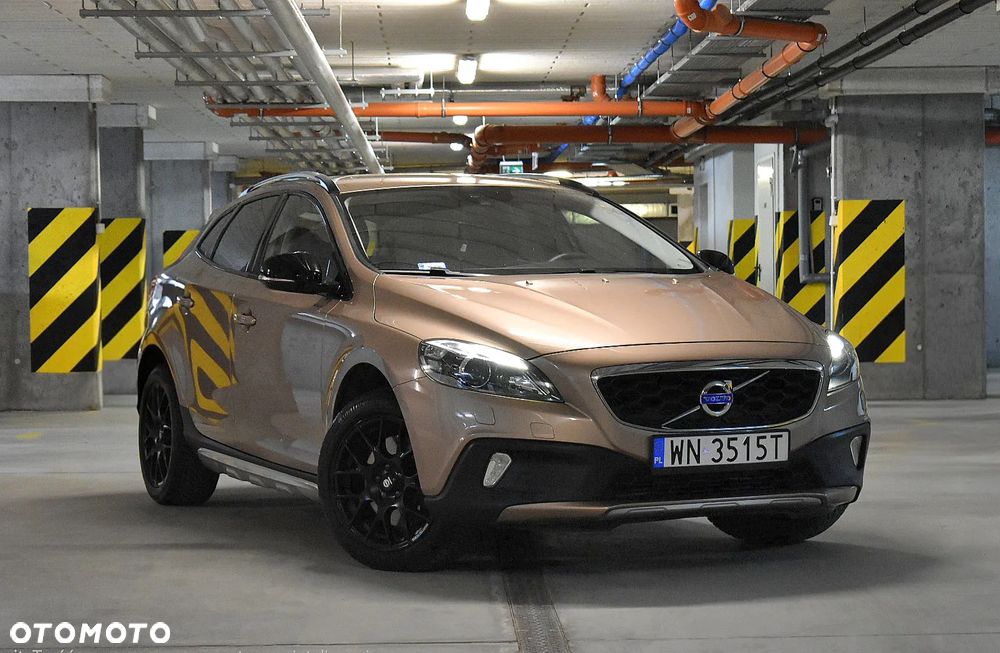Volvo V40 Cross Country T4 AWD Drive-E Momentum - 3