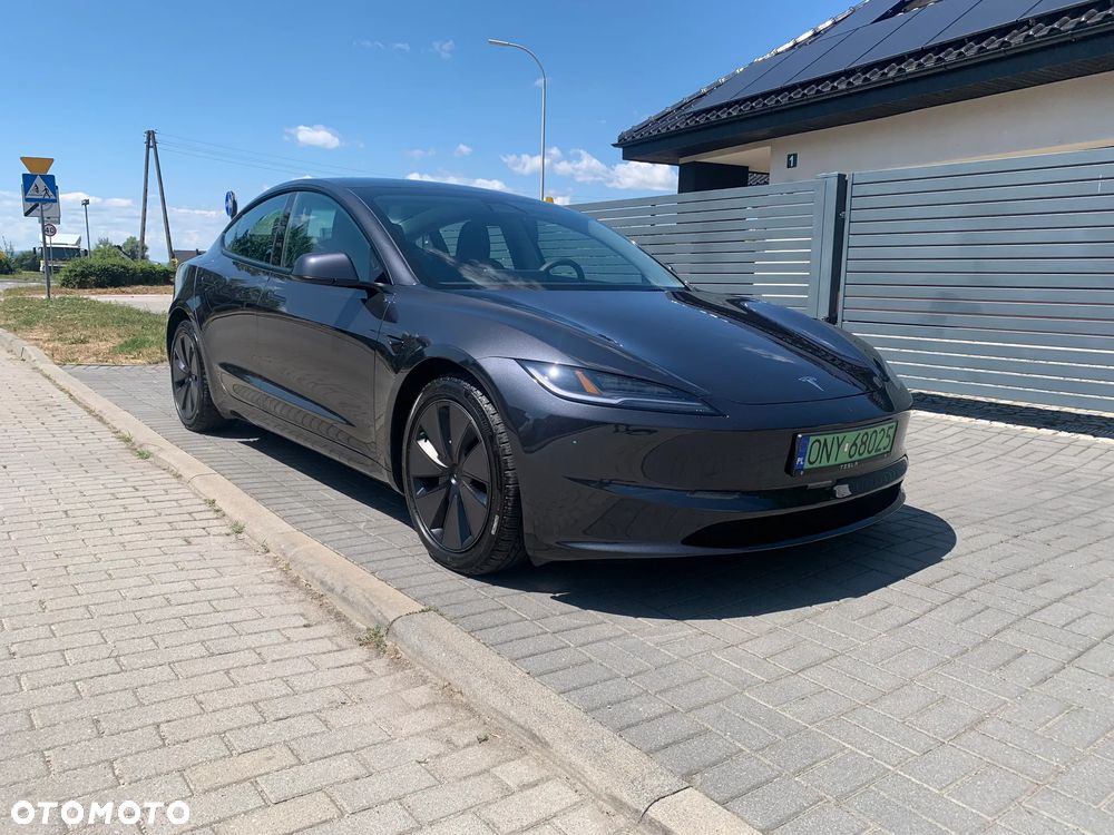 Tesla Model 3 AWD - 4