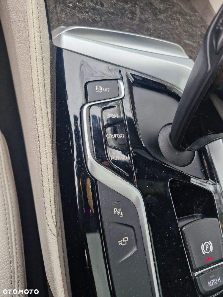 BMW Seria 5 530i M Sport Edition - 16