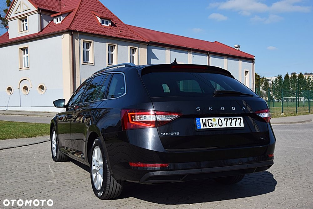 Skoda Superb 2.0 TDI Ambition DSG7 - 4