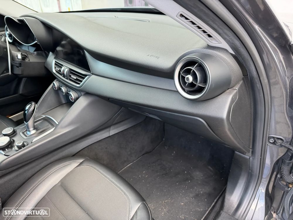 Alfa Romeo Giulia 2.2 D Super AT8 - 19