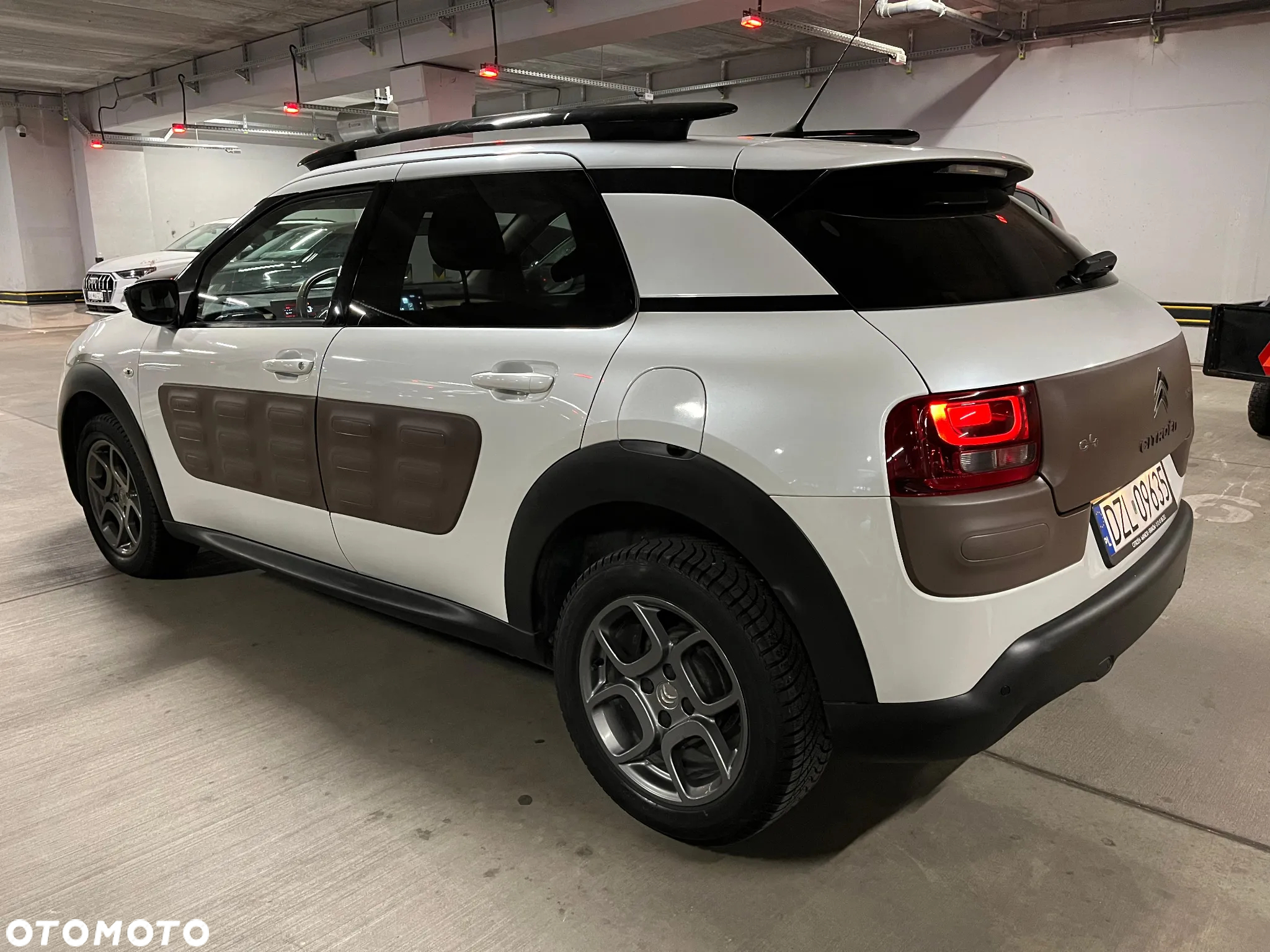 Citroën C4 Cactus 1.2 PureTech Shine Edition - 2