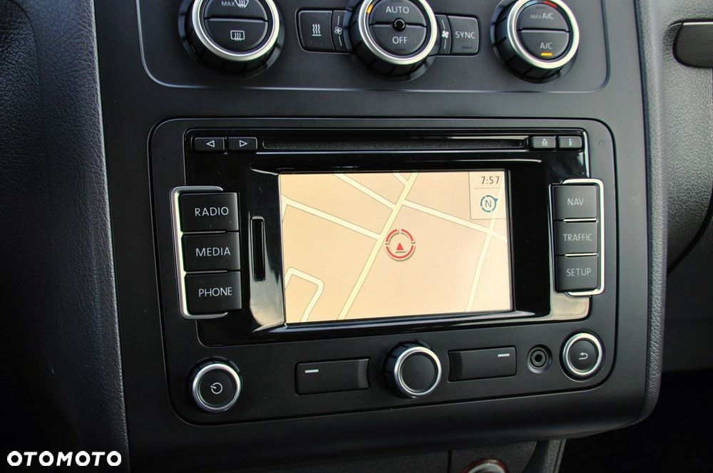 Volkswagen Touran - 30