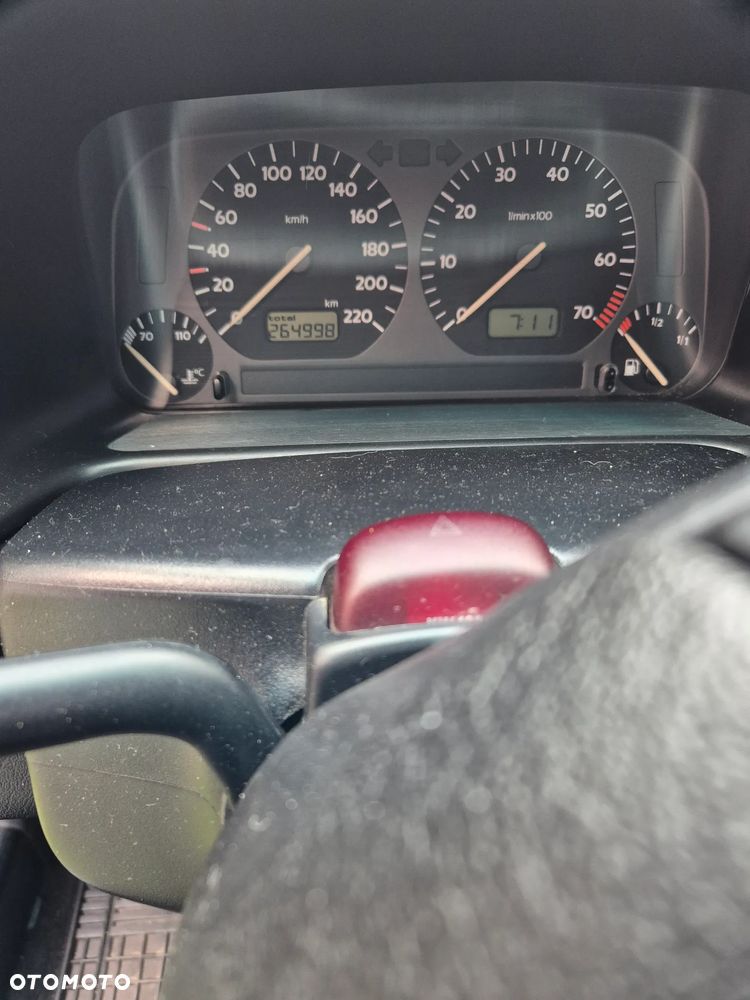 Volkswagen Golf 1.6 - 8