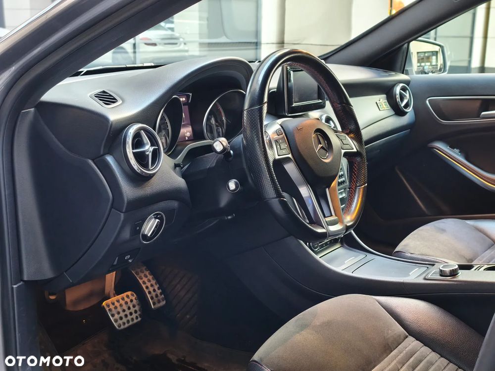 Mercedes-Benz GLA - 20