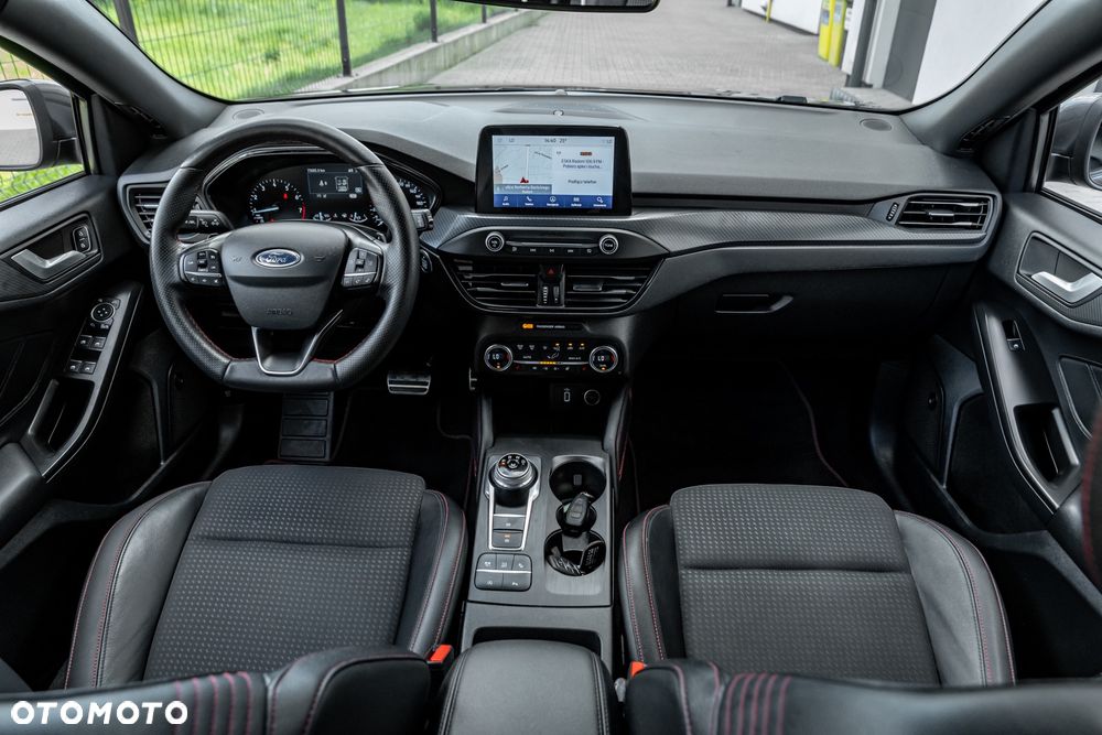 Ford Focus 1.0 EcoBoost Start-Stopp-System ST-LINE X - 26