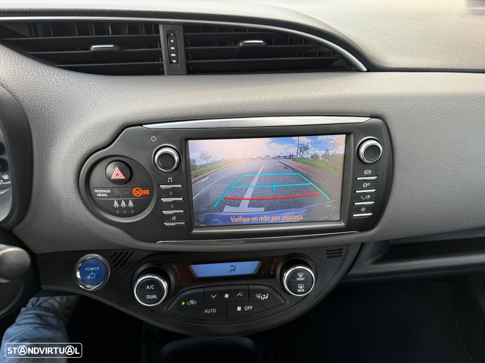 Toyota Yaris 1.5 HSD Comfort+P.Style - 25