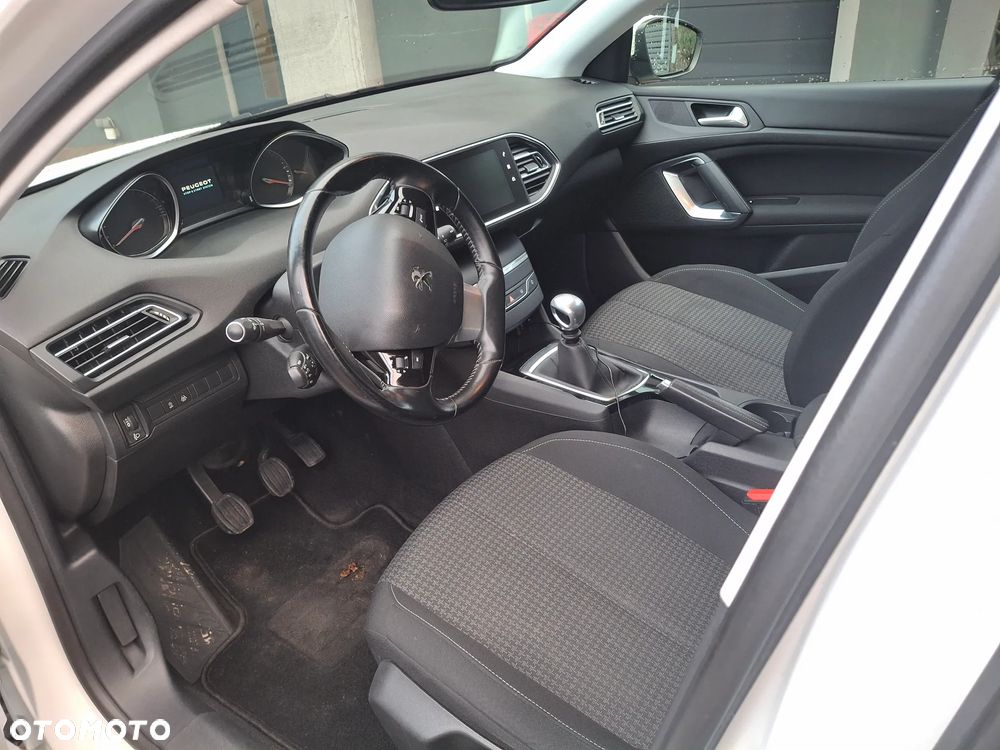 Peugeot 308 BlueHDi FAP 130 Stop & Start Active - 9