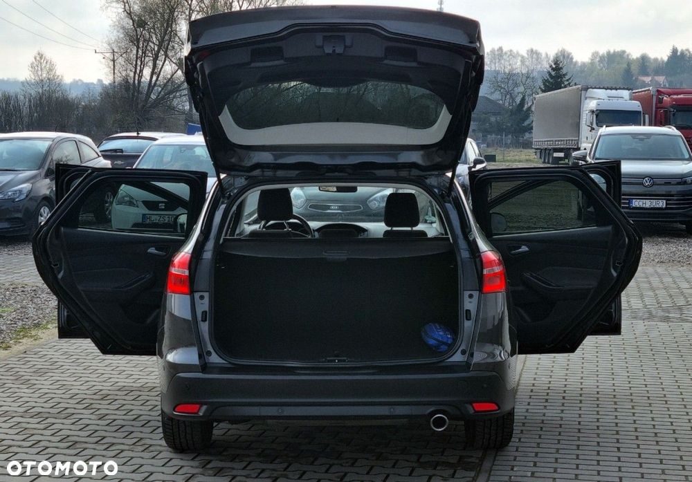Ford Focus - 25
