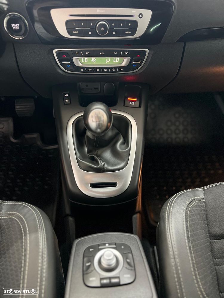 Renault Grand Scénic 1.5 dCi Bose Edition SS - 17