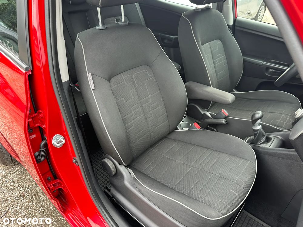 Kia Venga - 23