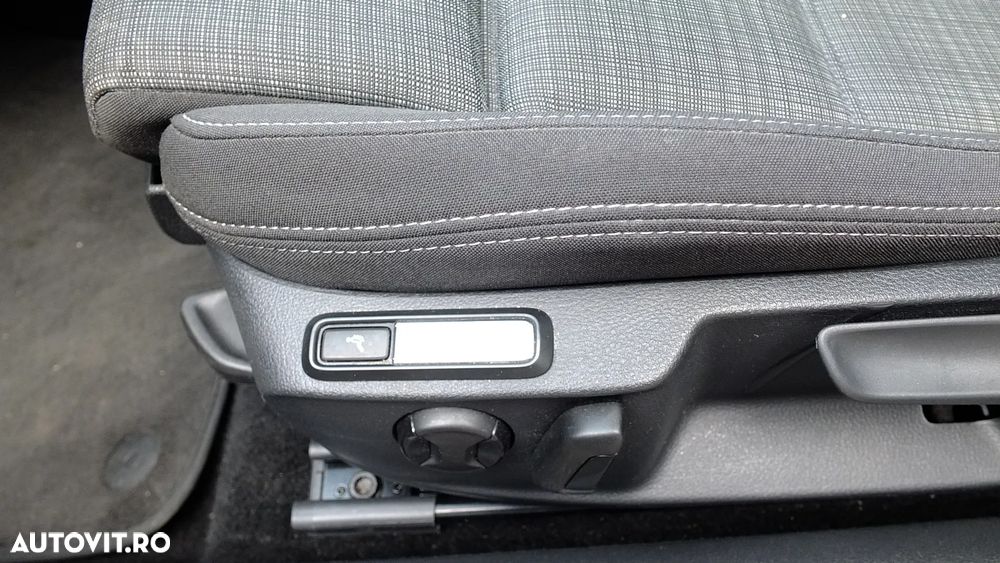 Volkswagen Passat Variant 2.0 TDI SCR DSG BlueMotion Comfortline - 20