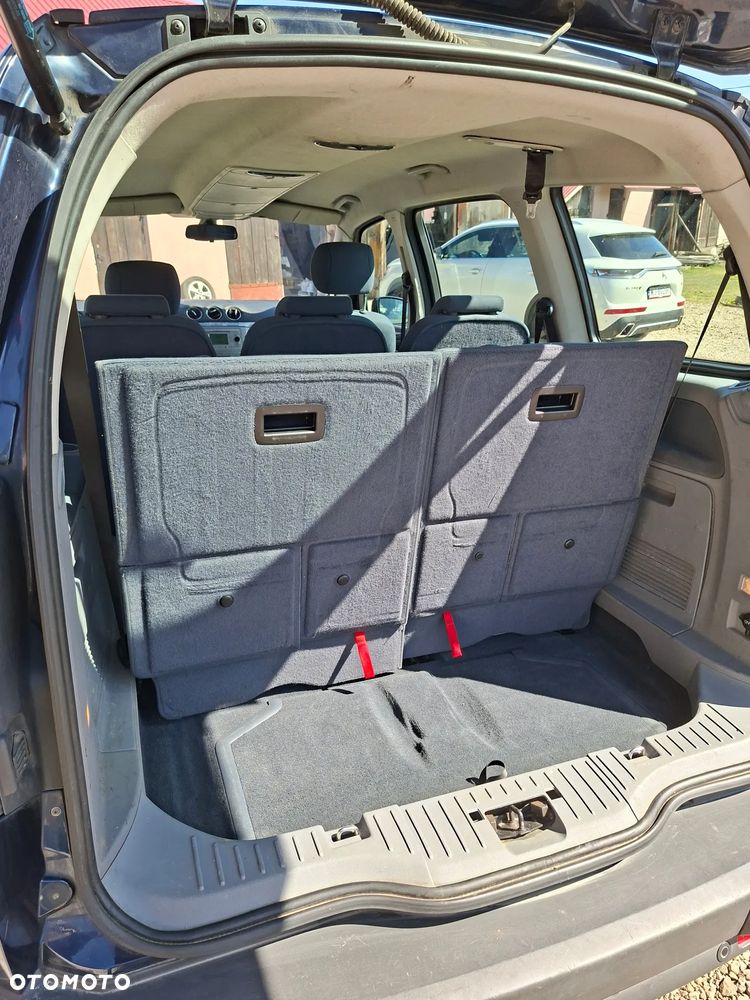 Ford Galaxy - 11