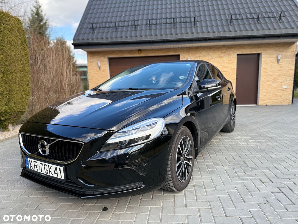 Volvo V40 T3 Drive-E Momentum - 1