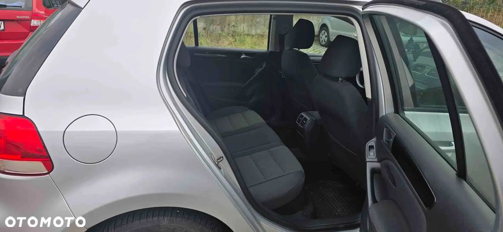 Volkswagen Golf VI 1.6 TDI Comfortline - 11