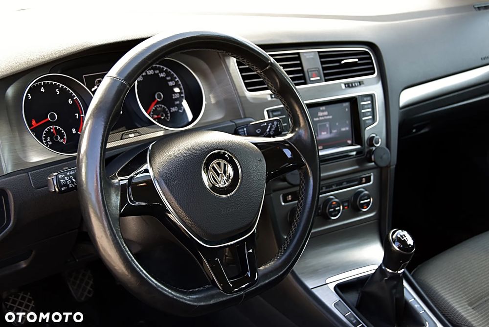 Volkswagen Golf 1.4 TSI BMT Comfortline - 13