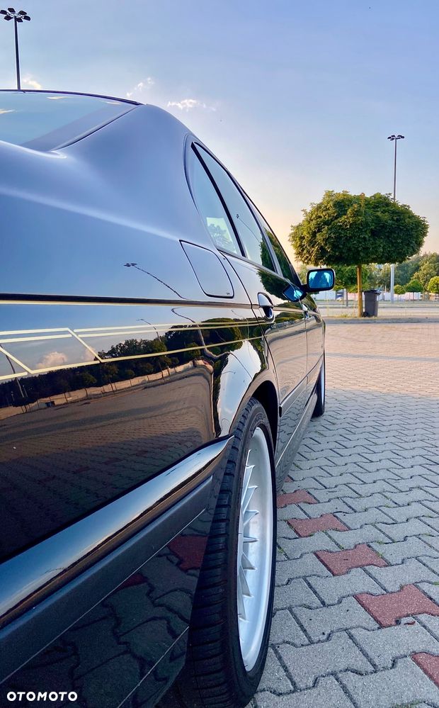 BMW-ALPINA B10 - 12