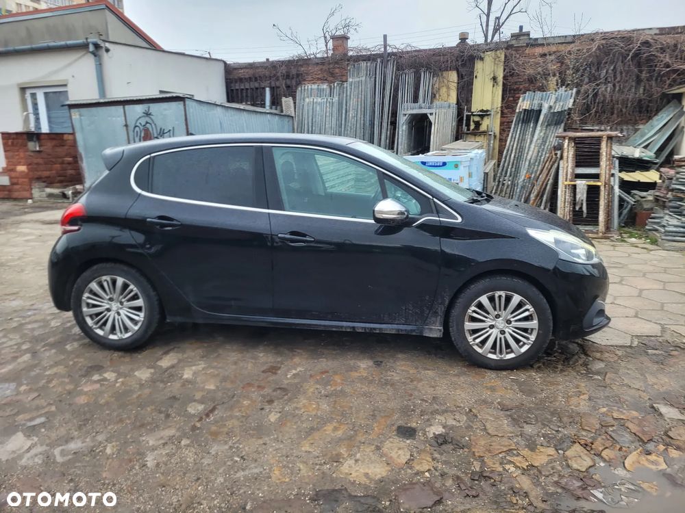 Peugeot 208 PureTech 82 Start & Stop Allure - 12