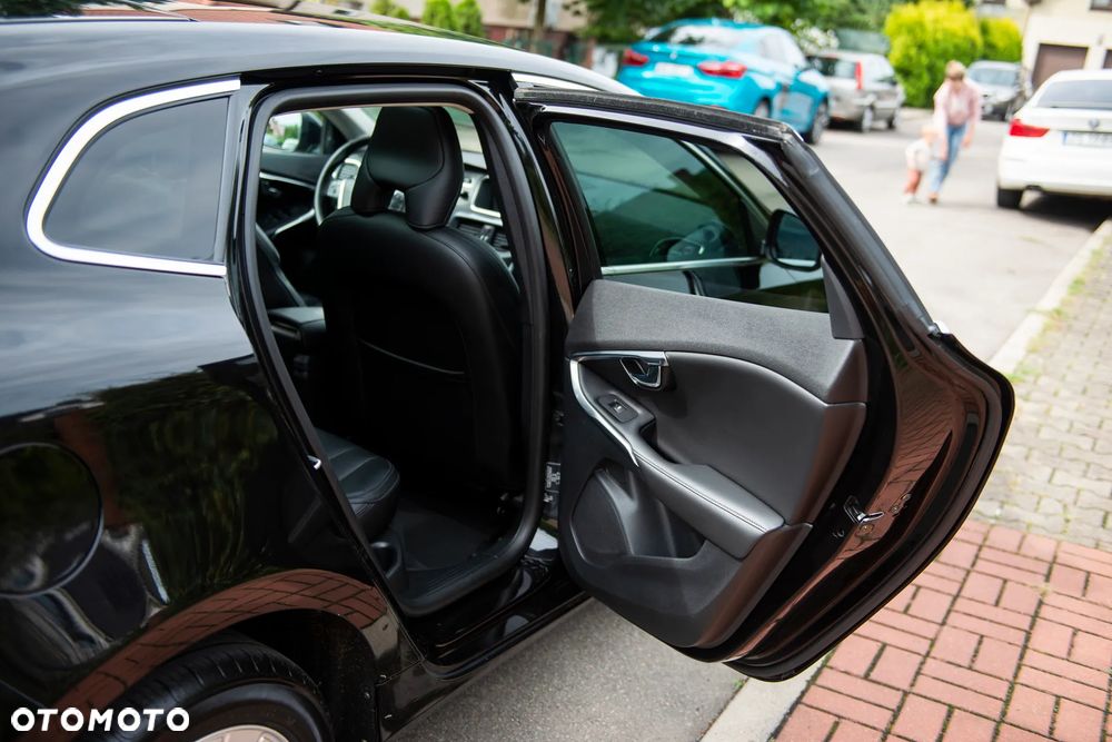 Volvo V40 D2 Summum - 24