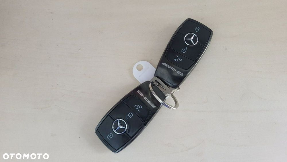 Mercedes-Benz GLB - 31