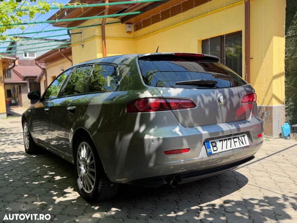 Alfa Romeo 159 1.9 JTDM 16V DPF Q-Tronic - 4