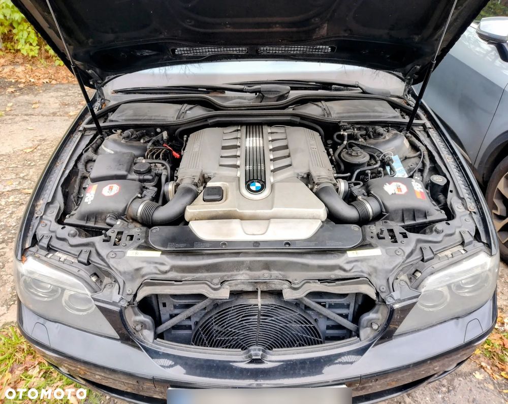 BMW Seria 7 760i - 8