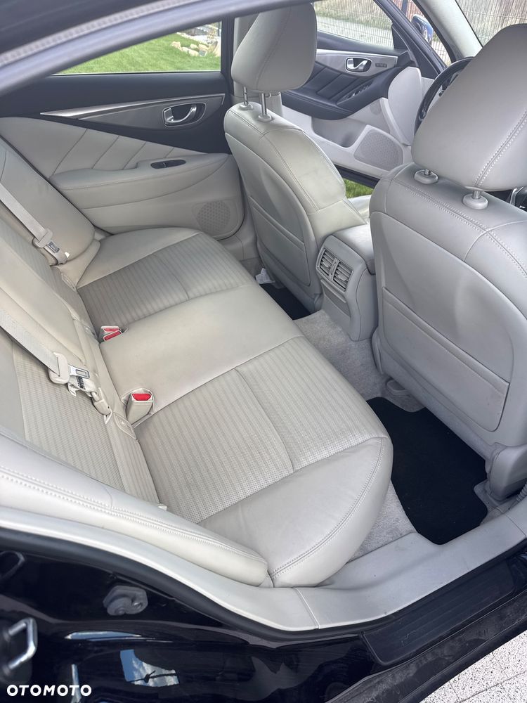 Infiniti Q50 2.2d - 6